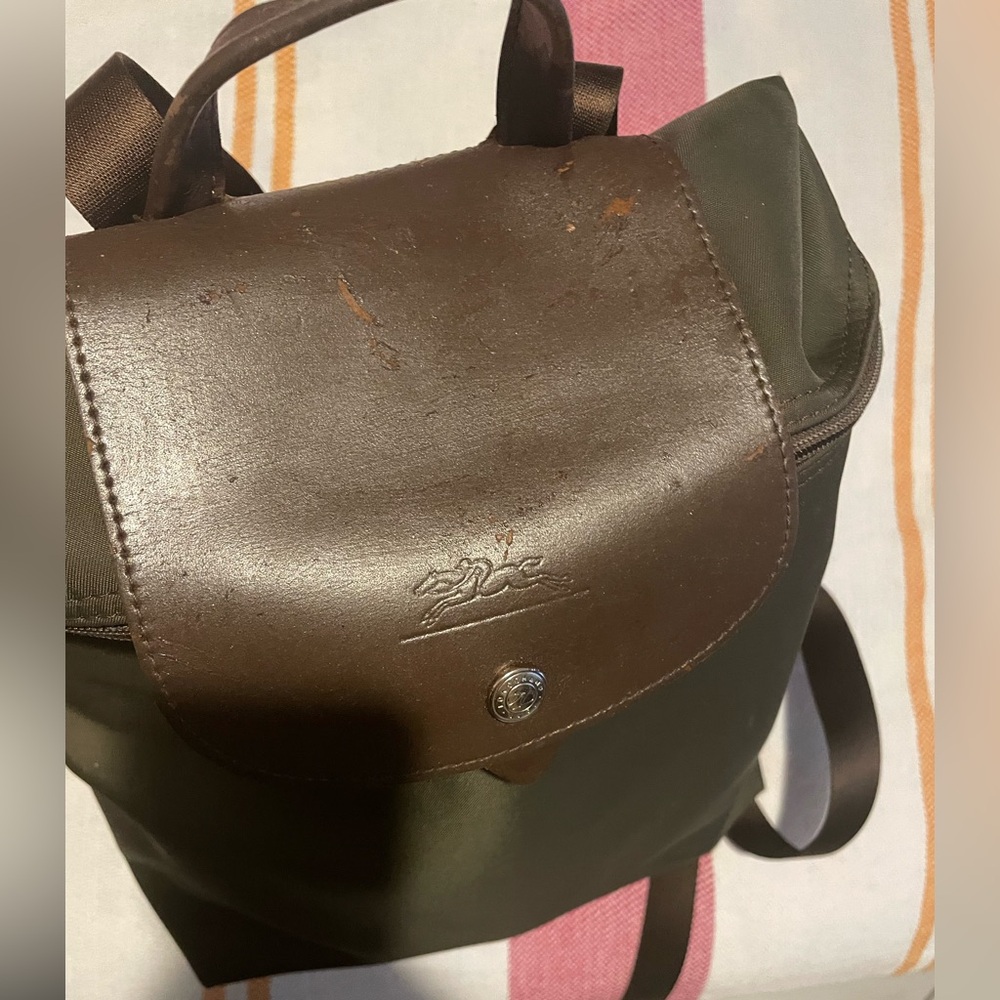 Longchamp backpack not sure of authenticity or vintage I purchased at a thrift. - Picture 2 of 6